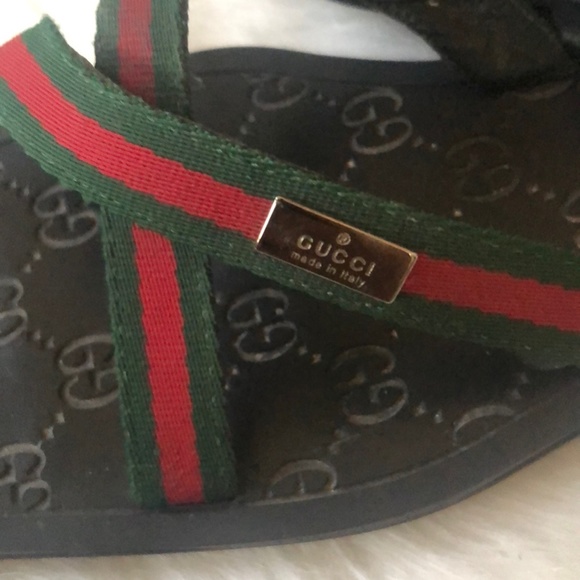 Gucci Black Sandals with Red and Green Accents - Picture 14 of 16